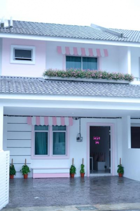 Comfy Cafe 43 Homestay- Holiday Home